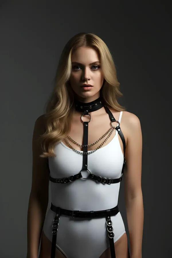 siyah vegan deri zincirli harness takım choker göğüs haznesi ve jartiyer bandı gümüş O-ring detay