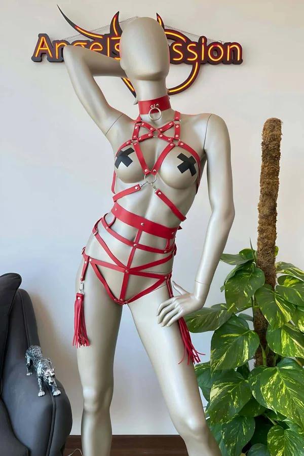 kırmızı suni deri harness takım gümüş tokalı boyunluk göğüs kafesi ve bacak askısıyla