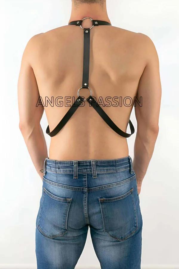 siyah suni deri erkek pantolon harness askısı göğüs ortasında gümüş O-ring ve toka ile