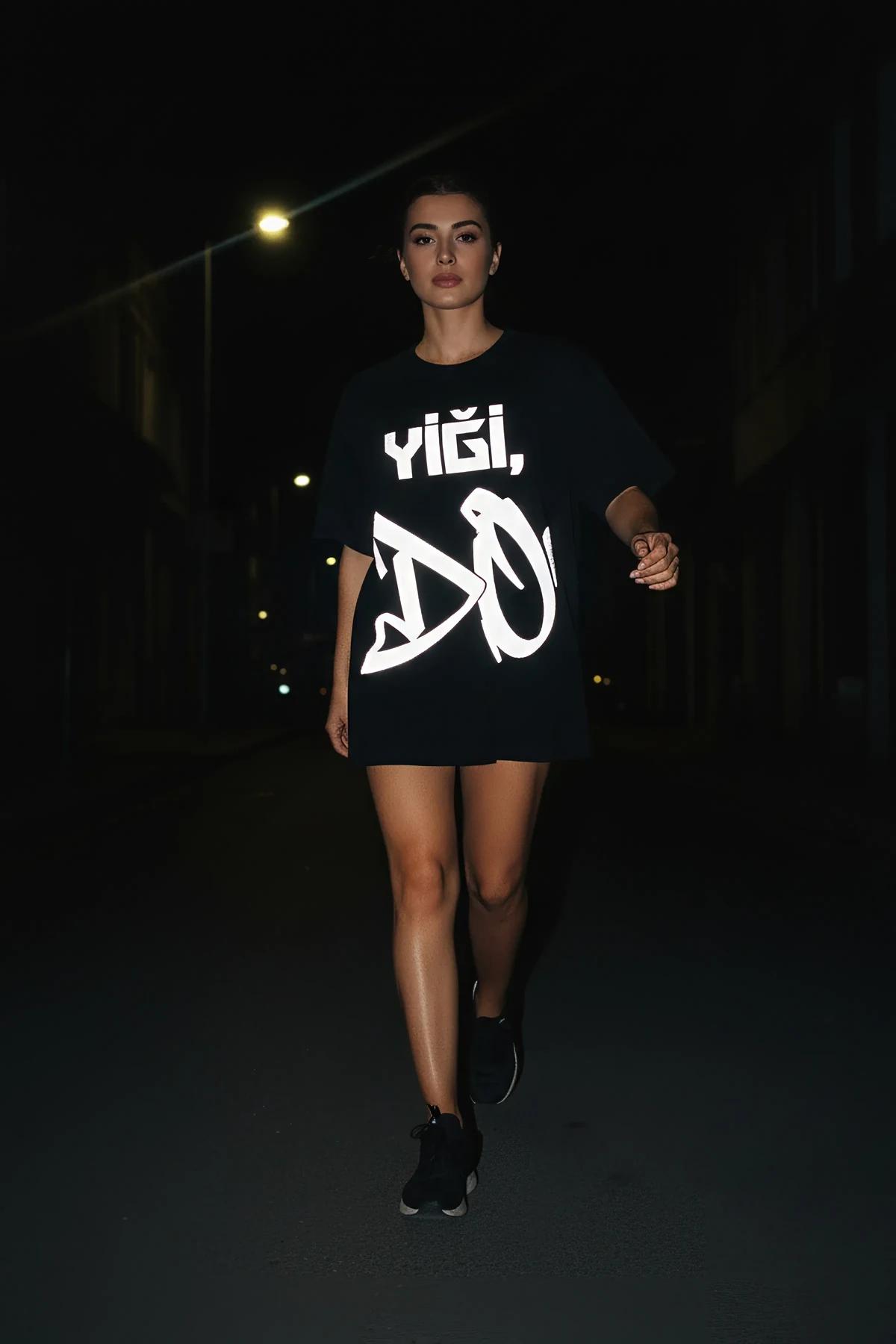 Black Cotton Reflective Graphic T-Shirt Women Bold YİĞİ DO Print