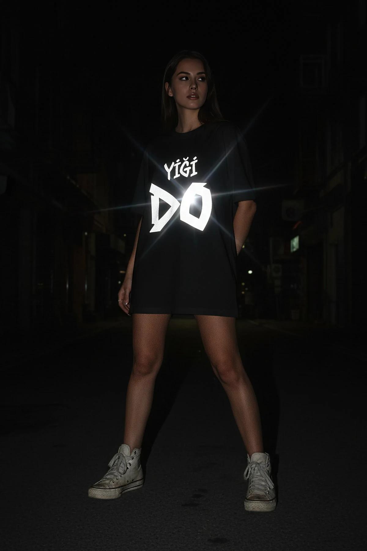 Black Cotton Reflective Graphic T-Shirt Women Bold YİĞİ DO Print