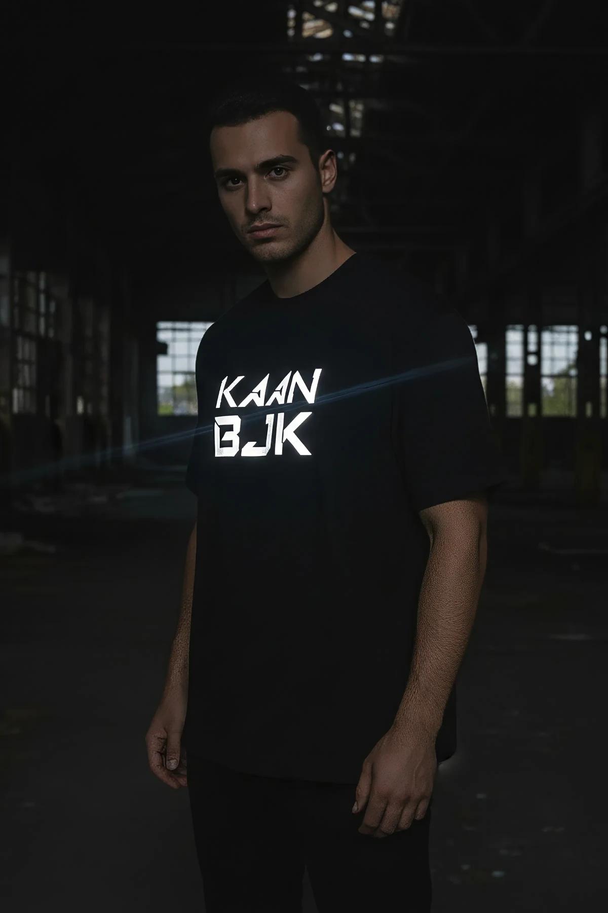 Black oversized t-shirt with reflective KAAN BJK logo