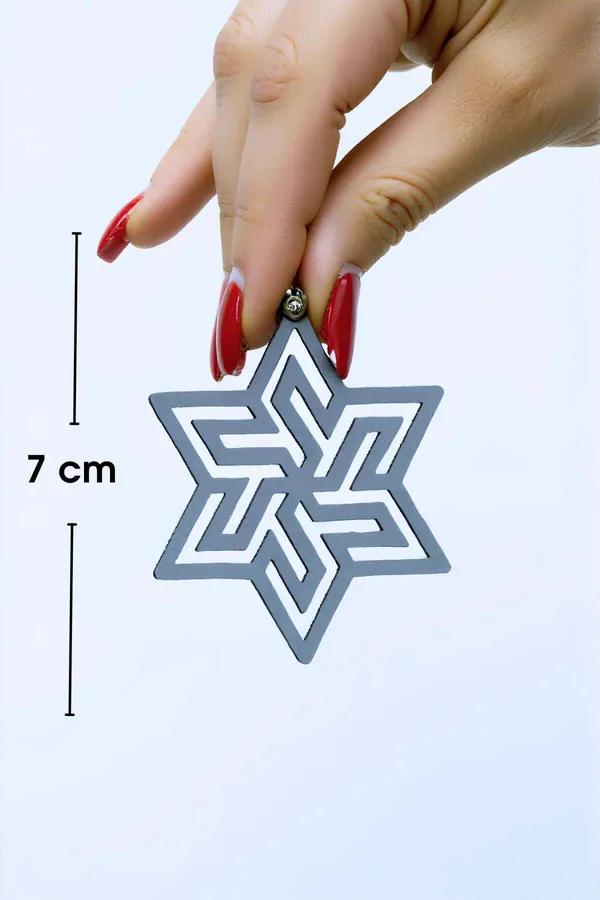 gökkuşağı renkli lazer kesim yıldız küpe cyan yeşil sarı pembe geometrik labirent desen reflektör