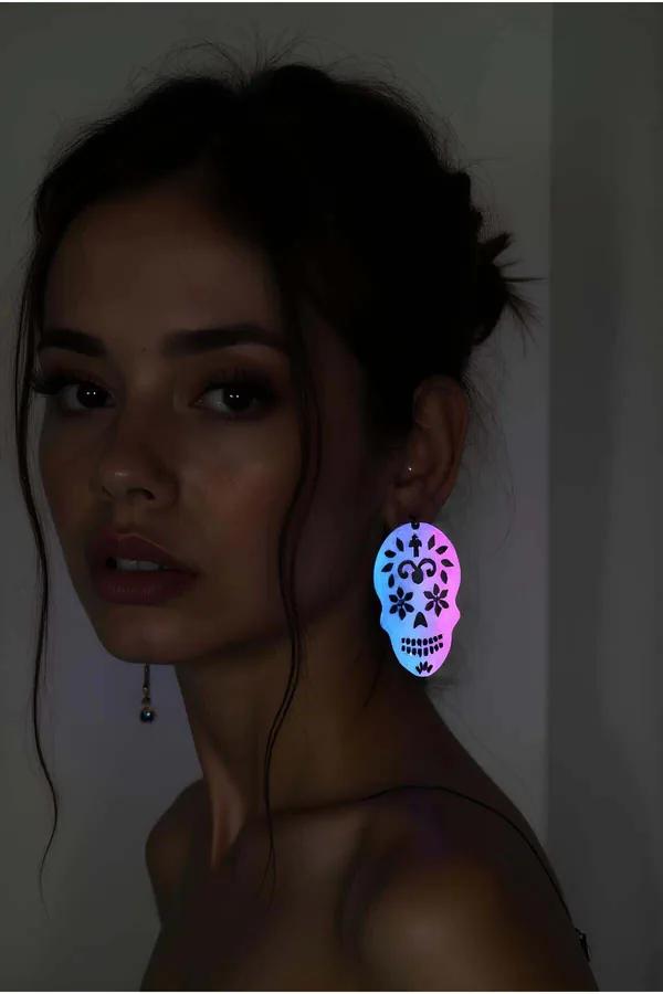 Karanlıkta neon yeşil parlayan lazer kesim kurukafa küpe gotik akrilik büyük sarkıt model