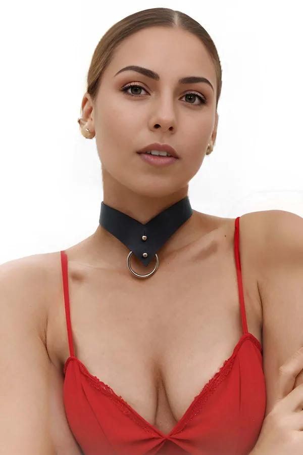 Black Faux Leather O-Ring Choker with V-Strap
