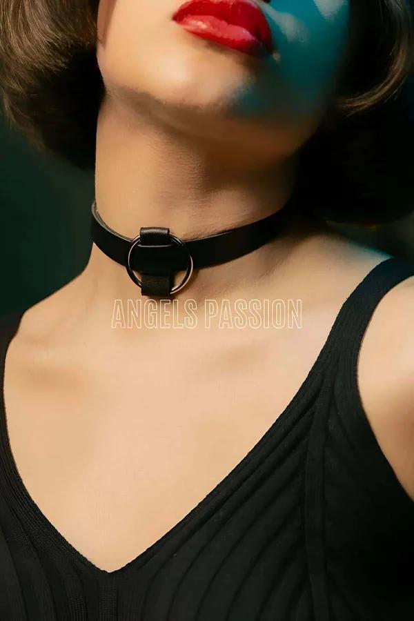 O-Ring Choker Necklace in Black Faux Leather