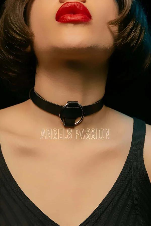 O-Ring Choker Necklace in Black Faux Leather