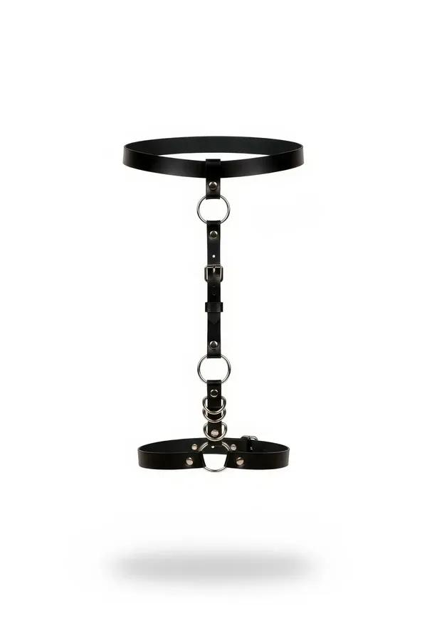 Siyah faux leather bel ve uyluk harness gümüş O-ring D-ring detaylı dikey kayış ön görünüm