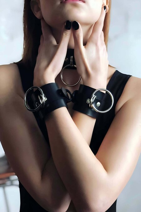 Fancy Leather Collar and Bracelet Set - 2