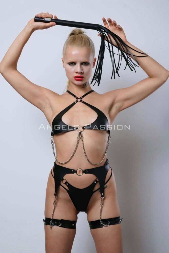 Fancy Whip Leather Garter Set with Chain Detail - 3