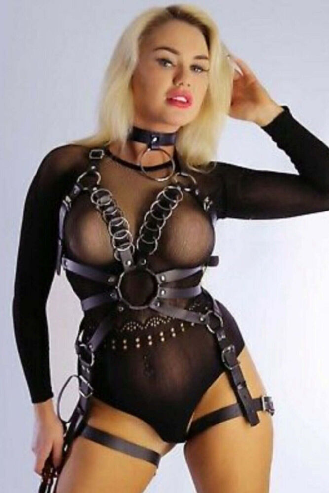 Leather Harness with Chest Ring and Leash Detail - 1