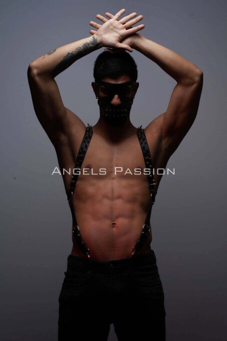 Men's Harness Set with Nail Detail and Mask - 1