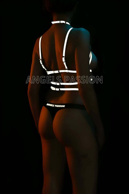 Reflective Chest Harness with Glow in the Dark Effect - 3