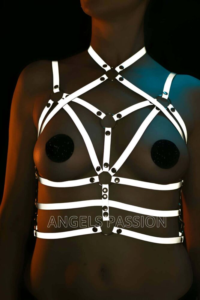 Reflective Chest Harness with Glow in the Dark Effect - 4