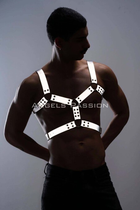 Reflective Men's Chest Harness for Dark Environments - 2