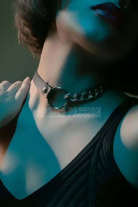 Sexy Leather Choker with Chain Detail - 3