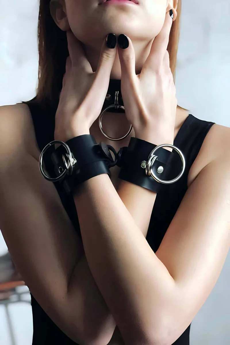 Black Faux Leather O-Ring Ch