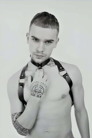 Mens Leather Harness with Adjustable Collar & Chest Straps