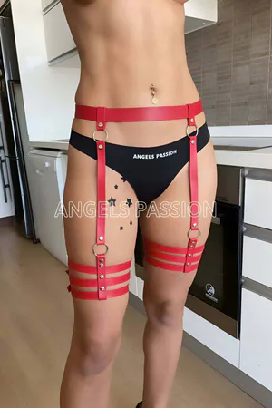 Red Leather Garter Harness Set – Adjustable Thigh Straps