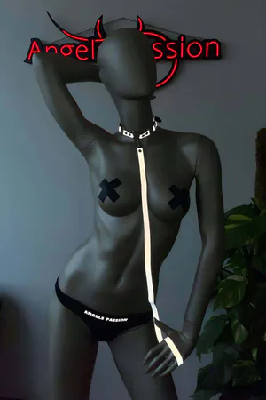 Reflective Harness Choker Leash Set - Glow in Dark Clubwear