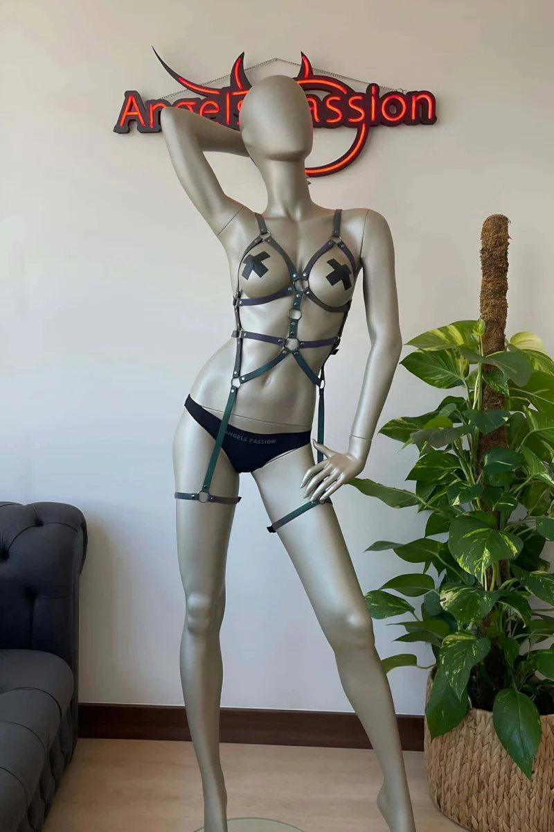 Reflective green festival outfit with full