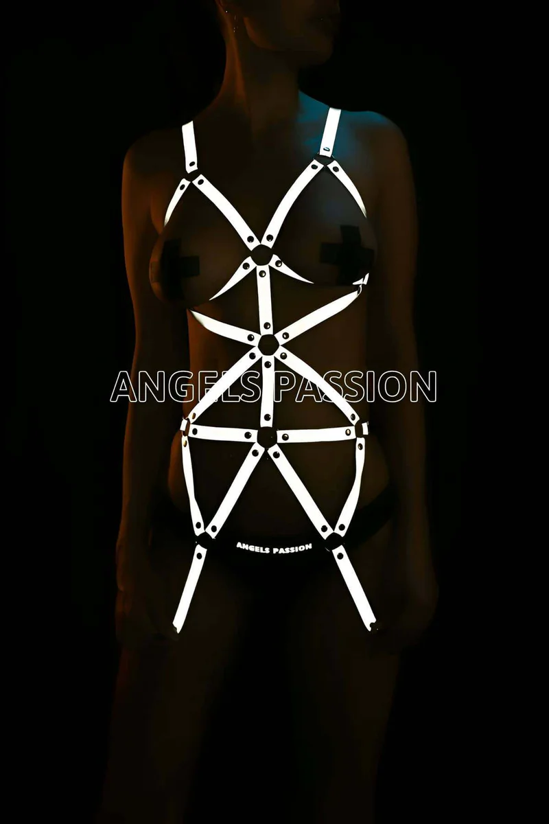 Side profile of reflective body harness highlighting its structure