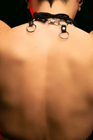 Light Wave Choker - Rubber Light Reflection Choker - APFT575