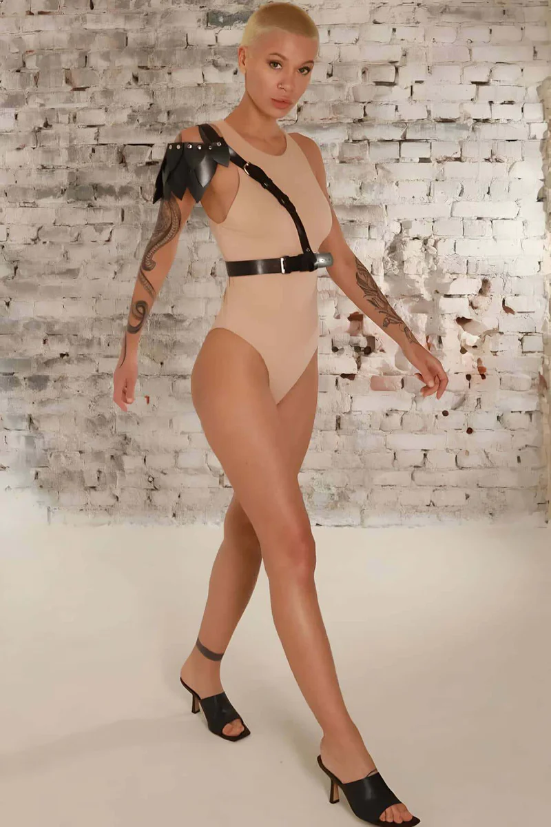 Stylish One Shoulder Leather Belt with Leaf Detail on Shoulder - APFT1033