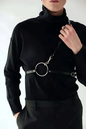 Stylish Men's Leather Belt with Shoulder Detail - APFTM110