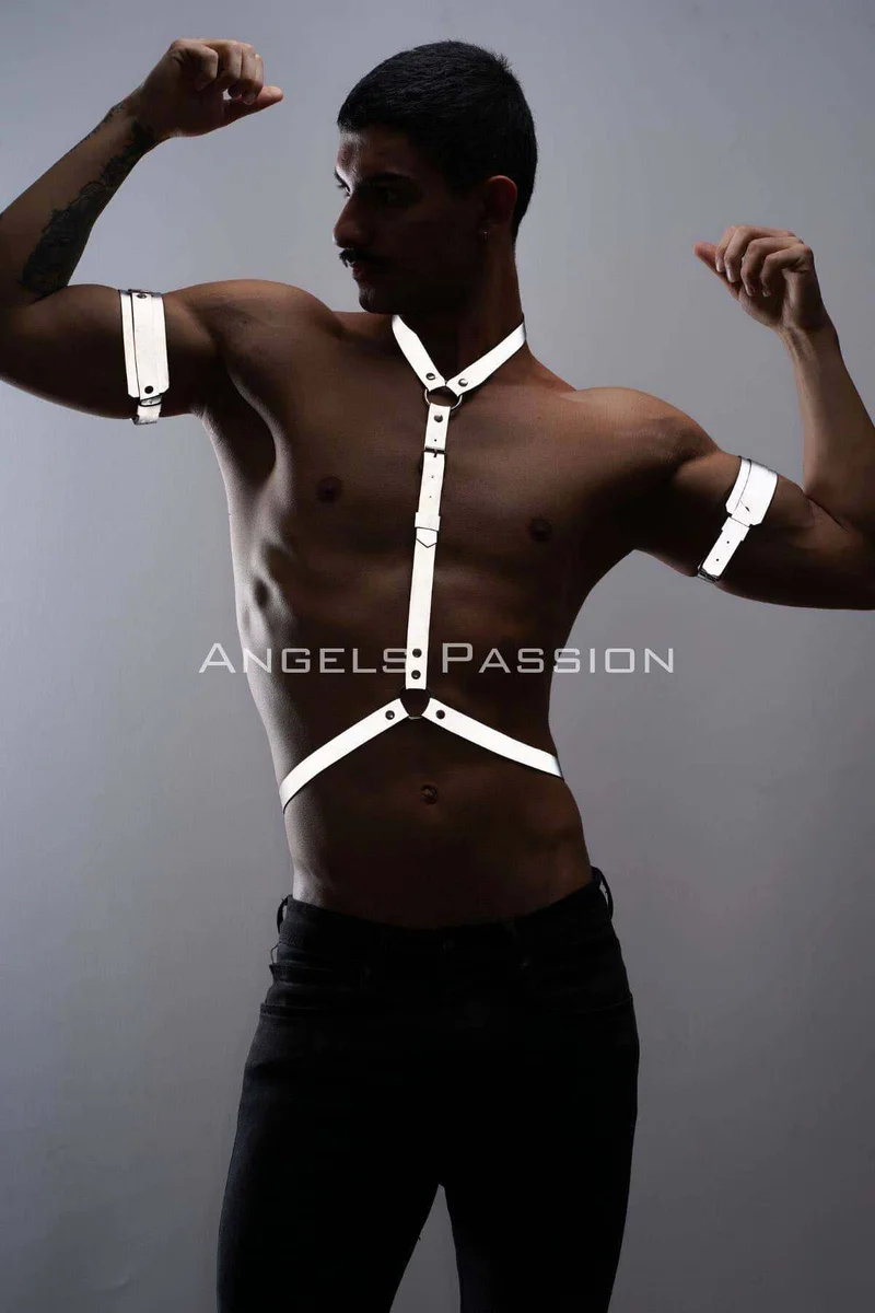 Festival harness set reflective silver on muscular