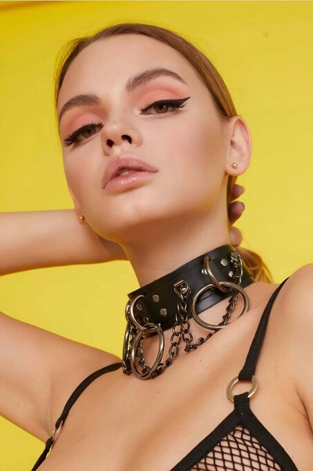 Wide Leather Choker with Ring and Chain - 1