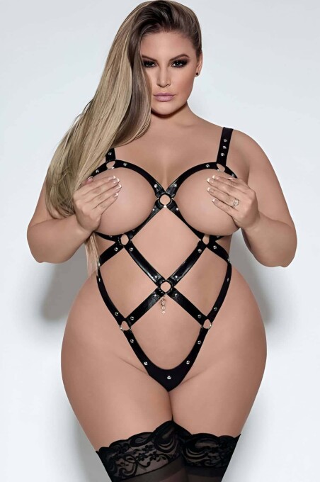 Women's Black Plus Size Fancy Lingerie - 1